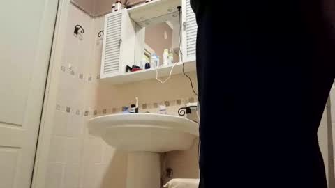 smallone8825 online show from April 2026 06:18:01 AM