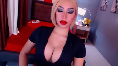 smasherqueen online show from May 2026 12:32:02 PM