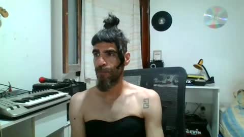 willy online show from July 2026 08:35:01 PM