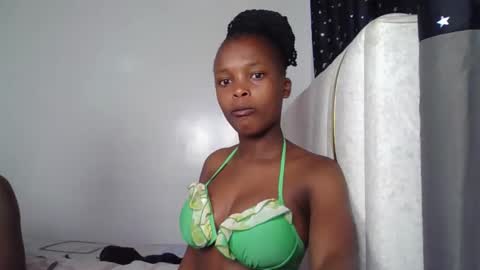 smiley luv1 online show from February 2026 08:32:02 AM