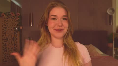 Snapshot of smiley_mia_ chatting on May 2026 05:37:02 AM Mia online show from May 2026 05:37:02 AM