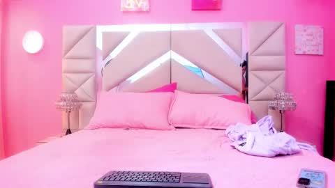 milk girl online show from November 2025 03:07:01 AM