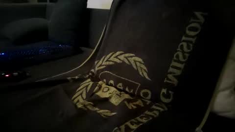 Snapshot of smokeandwatching chatting on February 2025 04:46:02 PM Smokeandwatching online show from February 2025 04:46:02 PM