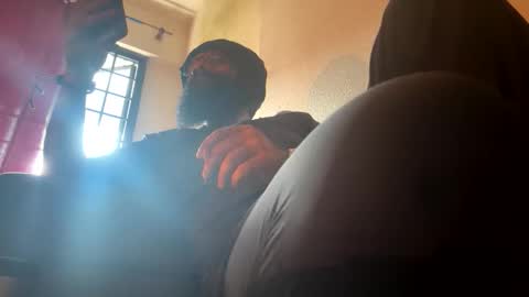 smokingorilla online show from December 2025 07:12:01 AM