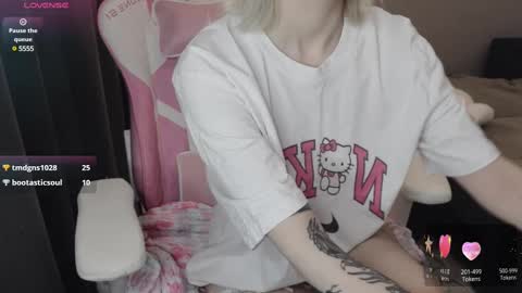 Snapshot of smokykira chatting on March 2025 02:41:01 AM Kira  online show from March 2025 02:41:01 AM