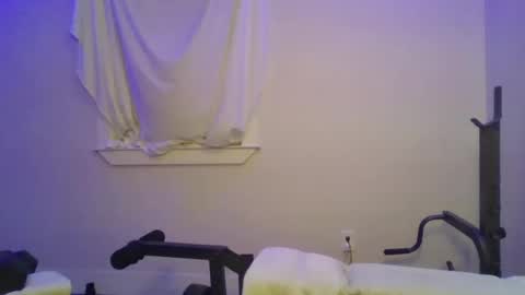 Snapshot of smooth985092 chatting on December 2024 03:04:01 AM smoothmusclecam online show from December 2024 03:04:01 AM