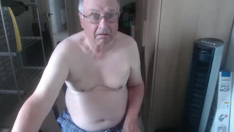 Snapshot of smoothmutton chatting on May 2026 09:36:01 AM smoothmutton online show from May 2026 09:36:01 AM