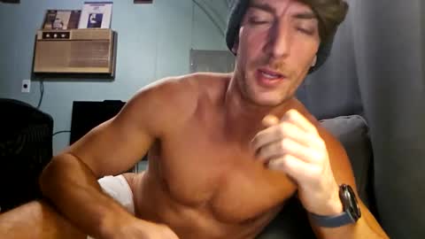 Snackyyyy online show from February 2026 02:08:01 AM