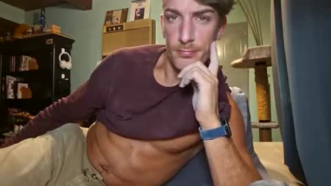 Snackyyyy online show from April 2026 10:43:01 PM