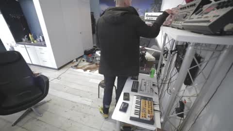 Snapshot of sneaky1985 chatting on February 2026 10:27:01 AM sneaky1985 online show from February 2026 10:27:01 AM