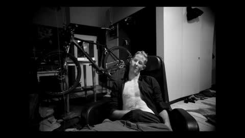 Snapshot of sneaky1985 chatting on March 2026 01:20:02 AM sneaky1985 online show from March 2026 01:20:02 AM