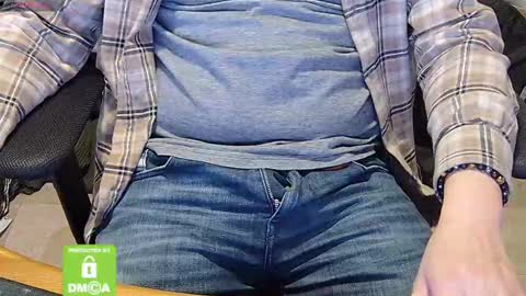 Sneakybill online show from March 2025 08:38:02 PM