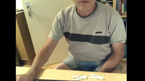 Snapshot of sneaxfreund chatting on October 2025 10:33:02 PM sneaxfreund online show from October 2025 10:33:02 PM