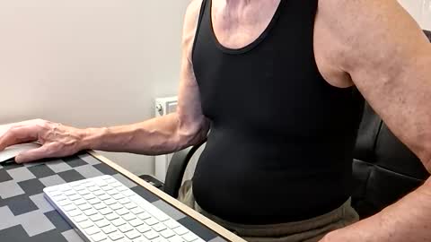 snootyagain online show from April 2026 08:40:02 PM