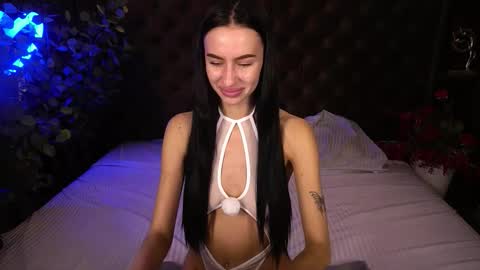 snow_whiteeex online show from October 2025 05:52:02 AM