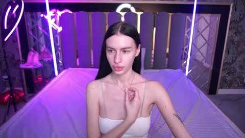 snow_whiteeex online show from April 2026 07:45:01 AM