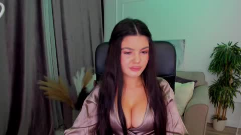 Snapshot of snowingwinter chatting on February 2025 08:10:02 PM snowingwinter online show from February 2025 08:10:02 PM