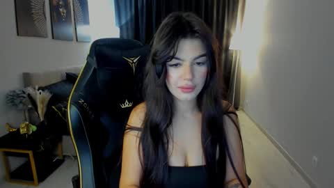 Snapshot of snowingwinter chatting on September 2025 07:46:02 PM snowingwinter online show from September 2025 07:46:02 PM