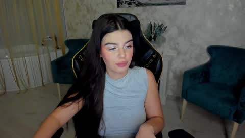 Snapshot of snowingwinter chatting on October 2025 07:44:02 PM snowingwinter online show from October 2025 07:44:02 PM