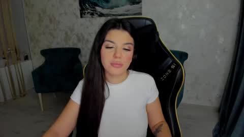 snowingwinter online show from October 2025 07:36:02 PM