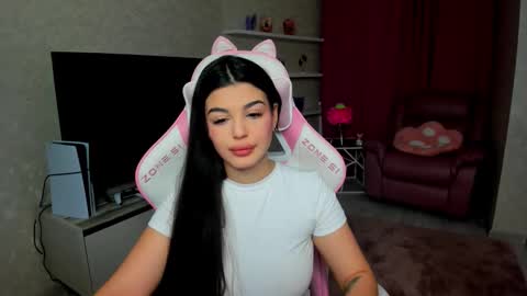 snowingwinter online show from January 2026 07:39:01 PM