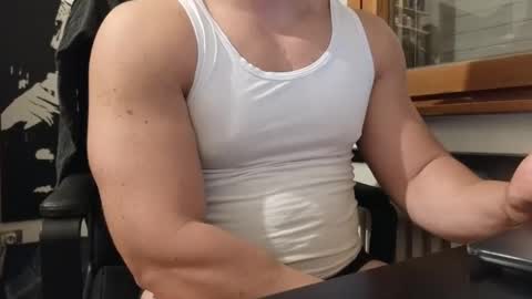 Snapshot of so_thick chatting on December 2024 04:53:01 PM luca -   online show from December 2024 04:53:01 PM