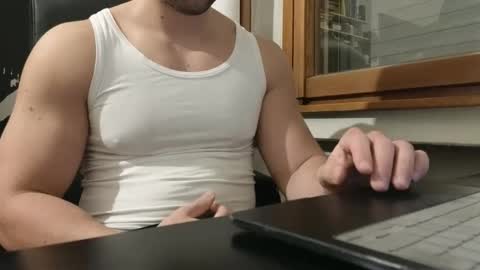 Snapshot of so_thick chatting on January 2025 04:18:02 PM luca -   online show from January 2025 04:18:02 PM