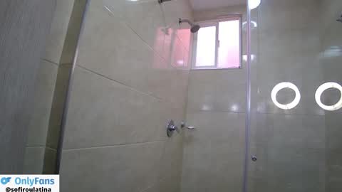 soffi_rousel_ online show from December 2025 05:31:02 PM