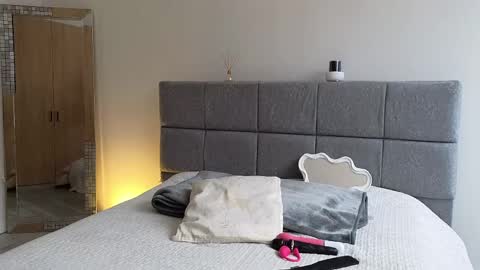 IG Soffimoon   I THANK YOU FOR LEAVING YOUR FOLLOW online show from April 2026 07:25:02 PM