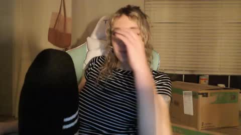 Lilytea online show from May 2026 06:18:02 AM