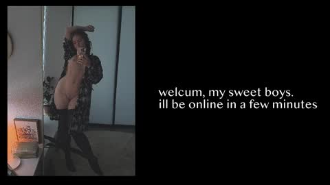 Julia    online show from February 2026 10:58:02 PM