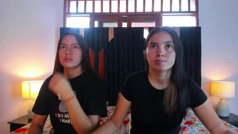 soffy and mia online show from December 2025 12:44:02 PM