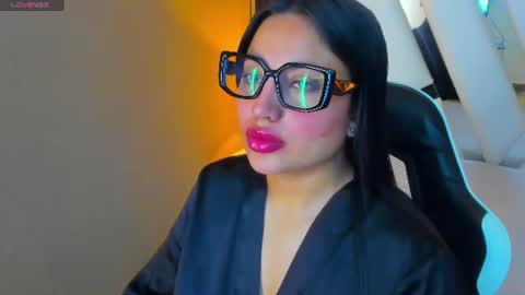 soffy_foxxy online show from July 2026 12:31:02 PM