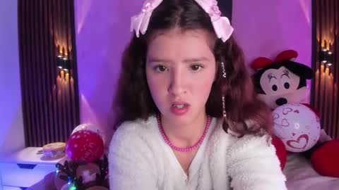 sofi_cuttie online show from November 2025 02:50:01 AM