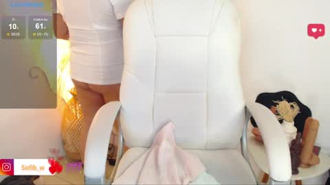 Snapshot of sofi_lennox chatting on May 2026 01:08:01 PM Sofi online show from May 2026 01:08:01 PM