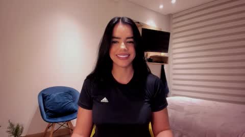 Snapshot of sofi_saenzz chatting on October 2025 12:18:01 AM Sofi Saenzz online show from October 2025 12:18:01 AM