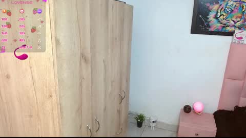 sofia online show from February 2025 08:11:02 PM