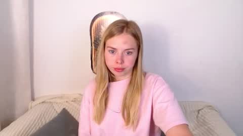 Snapshot of sofia_here chatting on June 2026 12:02:01 AM Sofia here online show from June 2026 12:02:01 AM