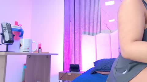 Sofia online show from February 2026 03:04:02 AM