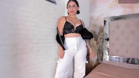 Snapshot of sofia_riveraa chatting on September 2025 08:03:01 PM SOFIA online show from September 2025 08:03:01 PM