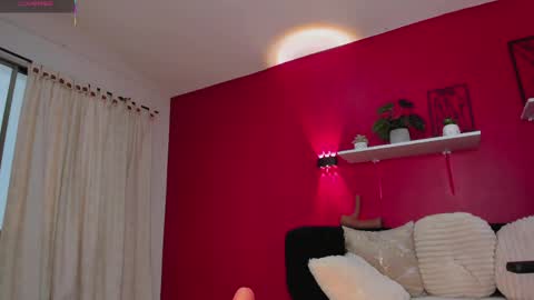 sofia_velvetx online show from May 2026 03:08:02 PM