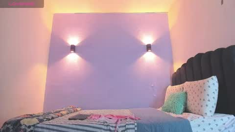 Sofia online show from March 2025 04:19:01 AM