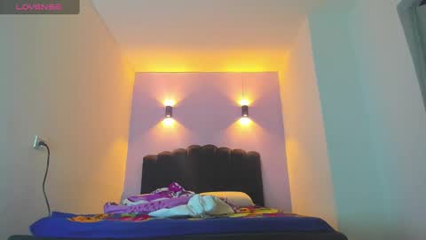 Sofia online show from September 2025 03:40:02 AM