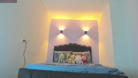 Sofia online show from October 2025 08:28:01 AM