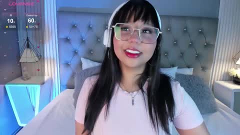 Sofia online show from October 2025 11:33:02 AM