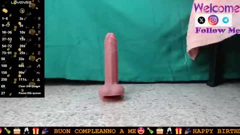 Snapshot of sofiamadisson chatting on January 2025 04:19:01 PM Sofia Madisson online show from January 2025 04:19:01 PM