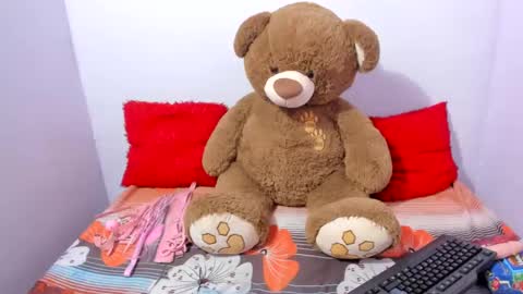 sofii milk online show from December 2024 10:01:02 PM