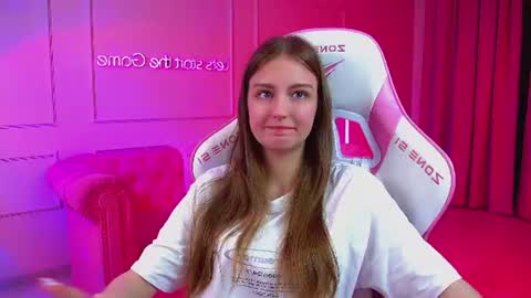 Sofia online show from June 2026 07:01:02 PM