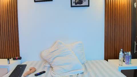   online show from October 2025 10:30:02 PM