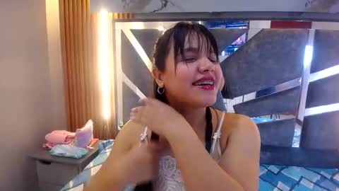 Snapshot of soficutesmilefon chatting on June 2026 04:24:02 PM soficutesmilefon online show from June 2026 04:24:02 PM